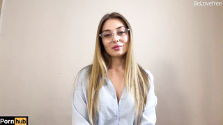 Разговаривая с другом сына, мамочка стала возбуждаться
